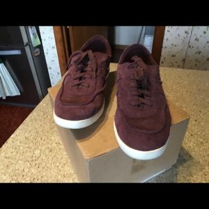 ED Ellen DeGeneres Women’s Suede Lace-up Sneakers, Size 9M